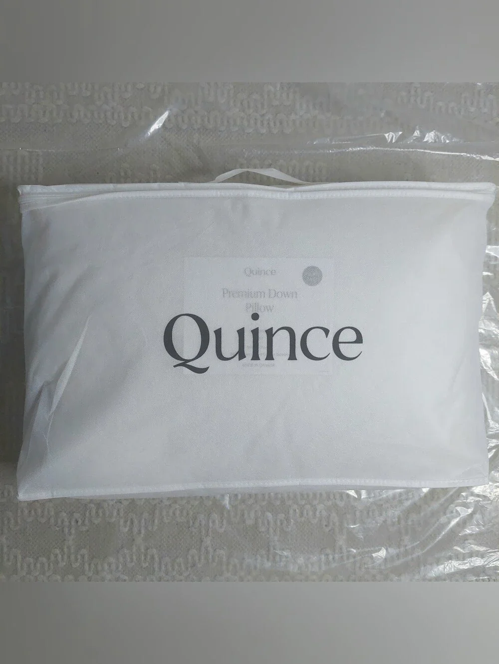 NWOT- Quince Standard White Duck Down Premium Pillow (Soft)(P40)